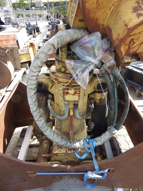 Sonstiges ZZ2 - Csipegető kanál: 5 kép. Sonstiges ZZ2 - Csipegető kanál: 5 kép.