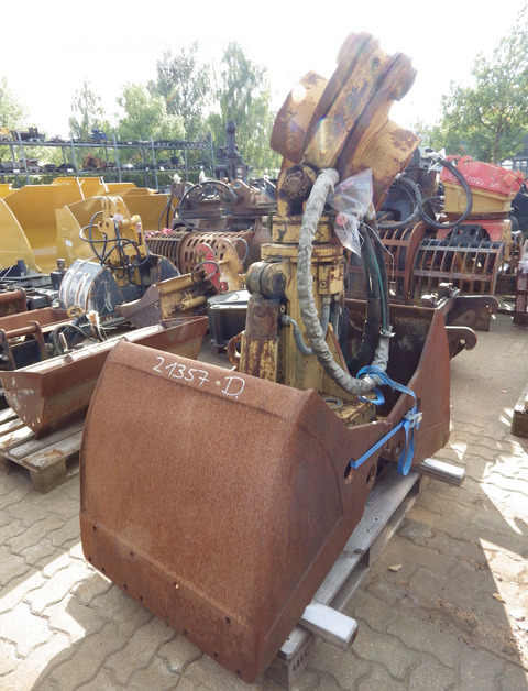 Sonstiges ZZ2 - Csipegető kanál: 2 kép. Sonstiges ZZ2 - Csipegető kanál: 2 kép.