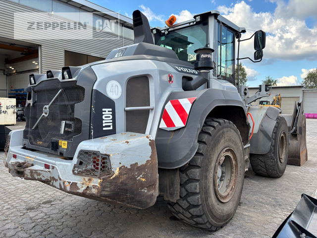 Volvo L110H - Gumikerekes homlokrakodó: 4 kép. Volvo L110H - Gumikerekes homlokrakodó: 4 kép.