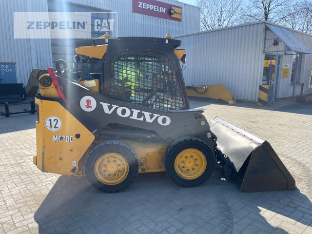 Volvo MC70 - Mini homlokrakodó: 2 kép. Volvo MC70 - Mini homlokrakodó: 2 kép.