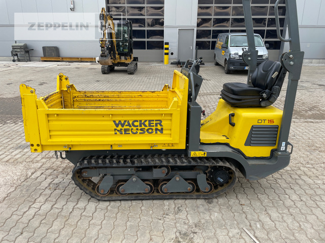 Wacker DT15 - Csuklós dömper: 2 kép. Wacker DT15 - Csuklós dömper: 2 kép.