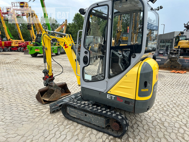Wacker ET16 - Minikotró: 2 kép. Wacker ET16 - Minikotró: 2 kép.
