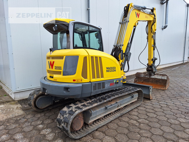 Wacker EZ80 - Minikotró: 4 kép. Wacker EZ80 - Minikotró: 4 kép.