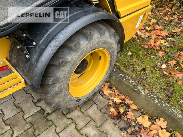 Gumikerekes homlokrakodó Zeppelin ZL35: 13 kép.