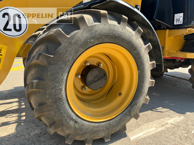 Gumikerekes homlokrakodó Zeppelin ZL35: 13 kép. Gumikerekes homlokrakodó Zeppelin ZL35: 13 kép.