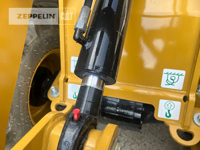 Gumikerekes homlokrakodó Zeppelin ZL35: 18 kép.