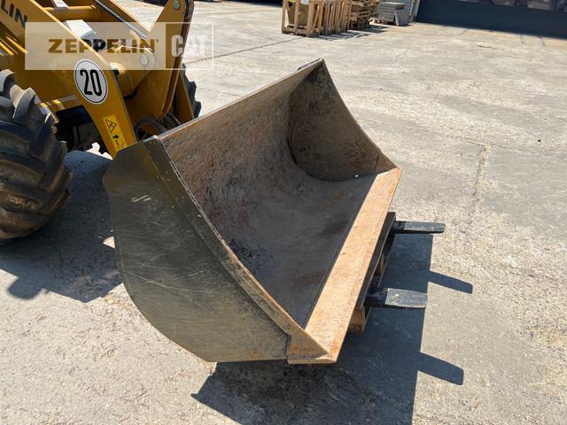 Gumikerekes homlokrakodó Zeppelin ZL35: 10 kép. Gumikerekes homlokrakodó Zeppelin ZL35: 10 kép.