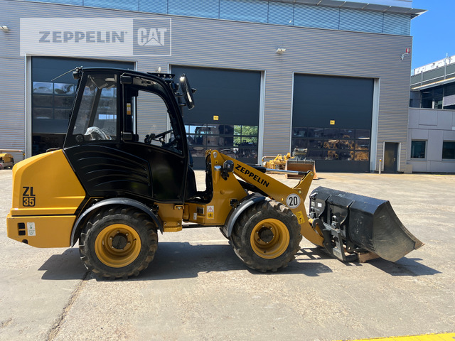 Gumikerekes homlokrakodó Zeppelin ZL35: 6 kép. Gumikerekes homlokrakodó Zeppelin ZL35: 6 kép.