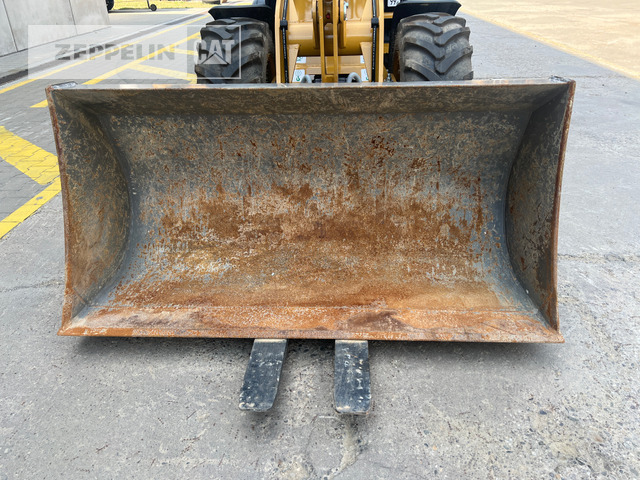 Gumikerekes homlokrakodó Zeppelin ZL35: 10 kép.