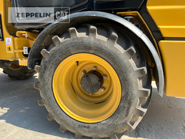 Gumikerekes homlokrakodó Zeppelin ZL35: 14 kép. Gumikerekes homlokrakodó Zeppelin ZL35: 14 kép.