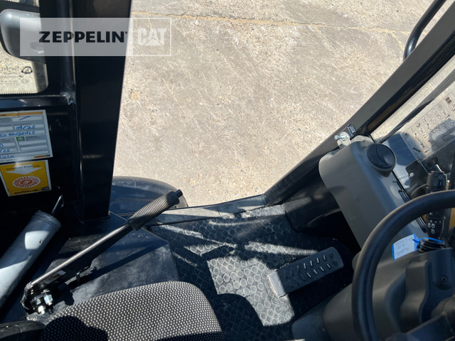 Gumikerekes homlokrakodó Zeppelin ZL35: 24 kép. Gumikerekes homlokrakodó Zeppelin ZL35: 24 kép.