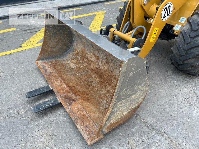 Gumikerekes homlokrakodó Zeppelin ZL35: 9 kép.