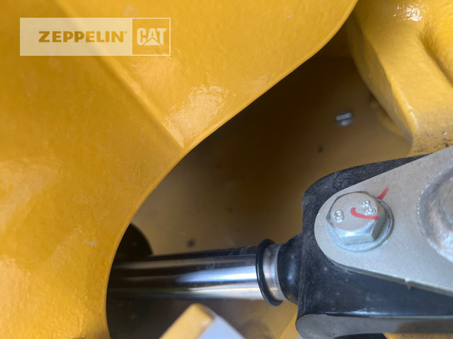 Gumikerekes homlokrakodó Zeppelin ZL35: 19 kép.