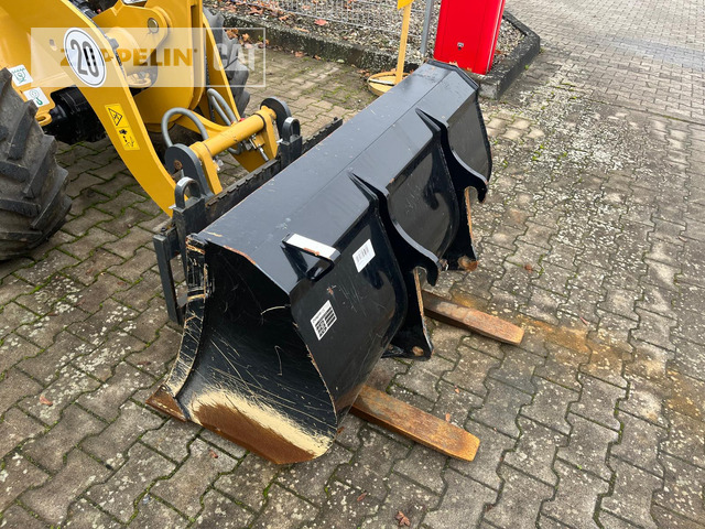 Gumikerekes homlokrakodó Zeppelin ZL35: 10 kép.