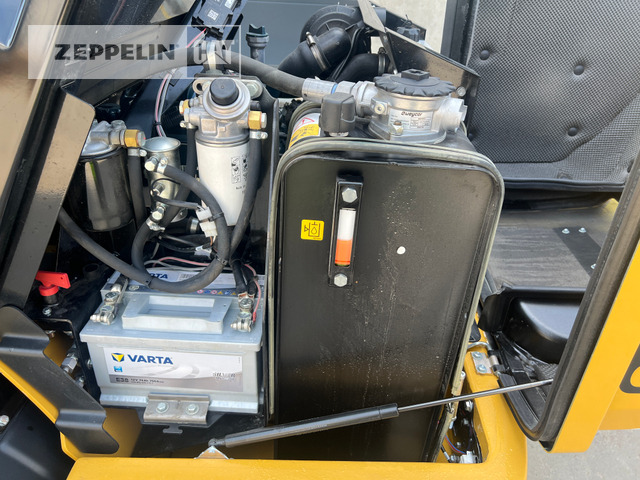 Gumikerekes homlokrakodó Zeppelin ZL35: 23 kép.