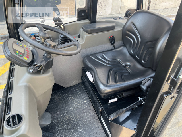 Gumikerekes homlokrakodó Zeppelin ZL35: 26 kép.