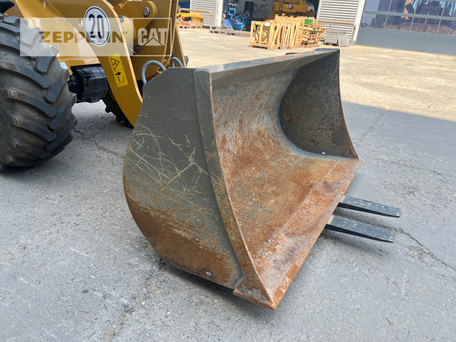 Gumikerekes homlokrakodó Zeppelin ZL35: 11 kép.