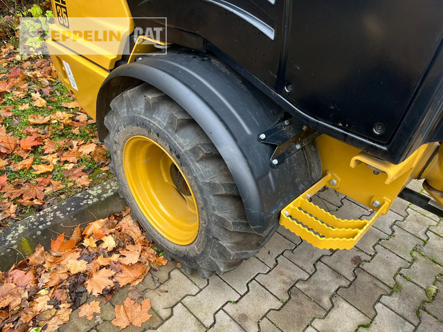 Gumikerekes homlokrakodó Zeppelin ZL35: 14 kép.
