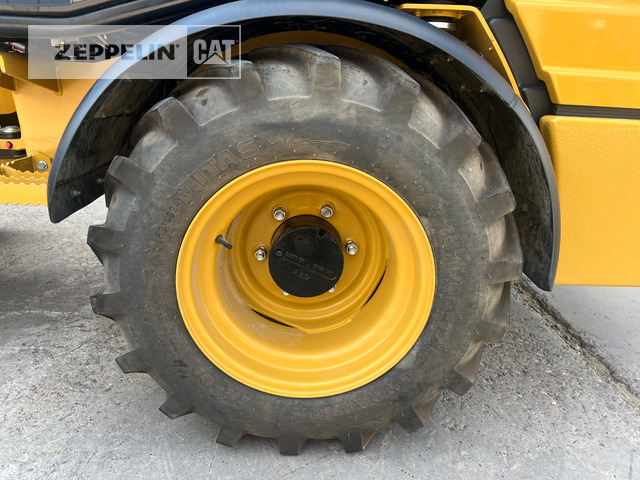 Gumikerekes homlokrakodó Zeppelin ZL35: 14 kép.
