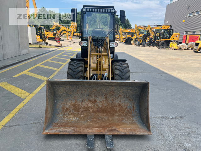 Gumikerekes homlokrakodó Zeppelin ZL35: 8 kép.