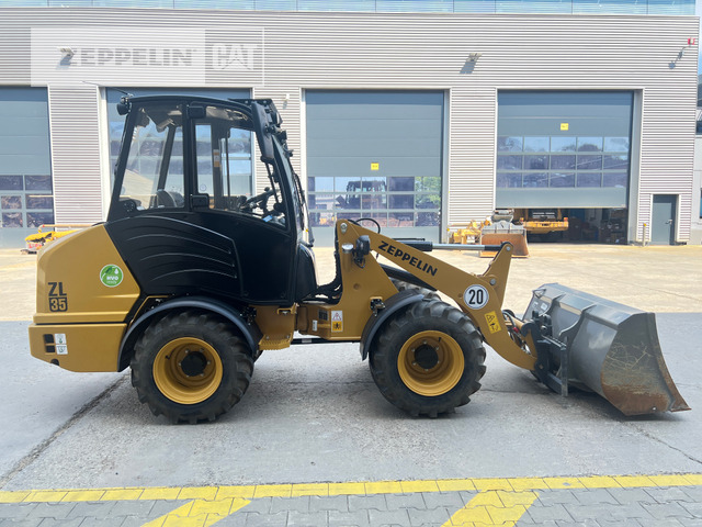 Gumikerekes homlokrakodó Zeppelin ZL35: 6 kép.