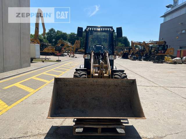 Gumikerekes homlokrakodó Zeppelin ZL35: 7 kép. Gumikerekes homlokrakodó Zeppelin ZL35: 7 kép.