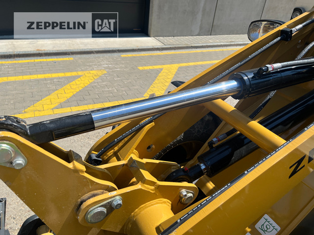 Gumikerekes homlokrakodó Zeppelin ZL35: 18 kép. Gumikerekes homlokrakodó Zeppelin ZL35: 18 kép.
