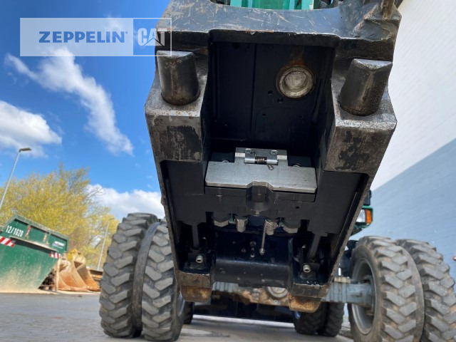 Gumikerekes kotró Zeppelin ZM110: 20 kép.