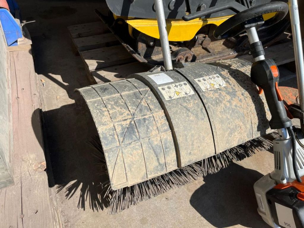 Kombimotor KM 131/R Kleinteile - Kerti gépek: 2 kép. Kombimotor KM 131/R Kleinteile - Kerti gépek: 2 kép.