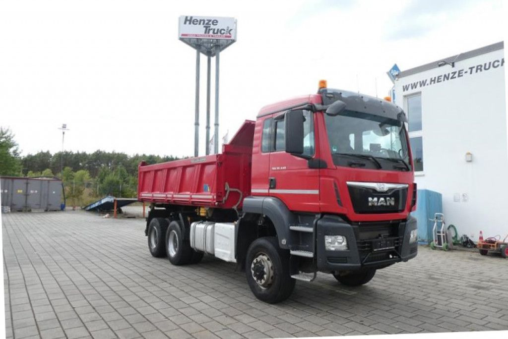 MAN TG-S 26.440 6x6 3-Achs Allradkipper Meiller - Billenőplatós teherautó: 1 kép. MAN TG-S 26.440 6x6 3-Achs Allradkipper Meiller - Billenőplatós teherautó: 1 kép.