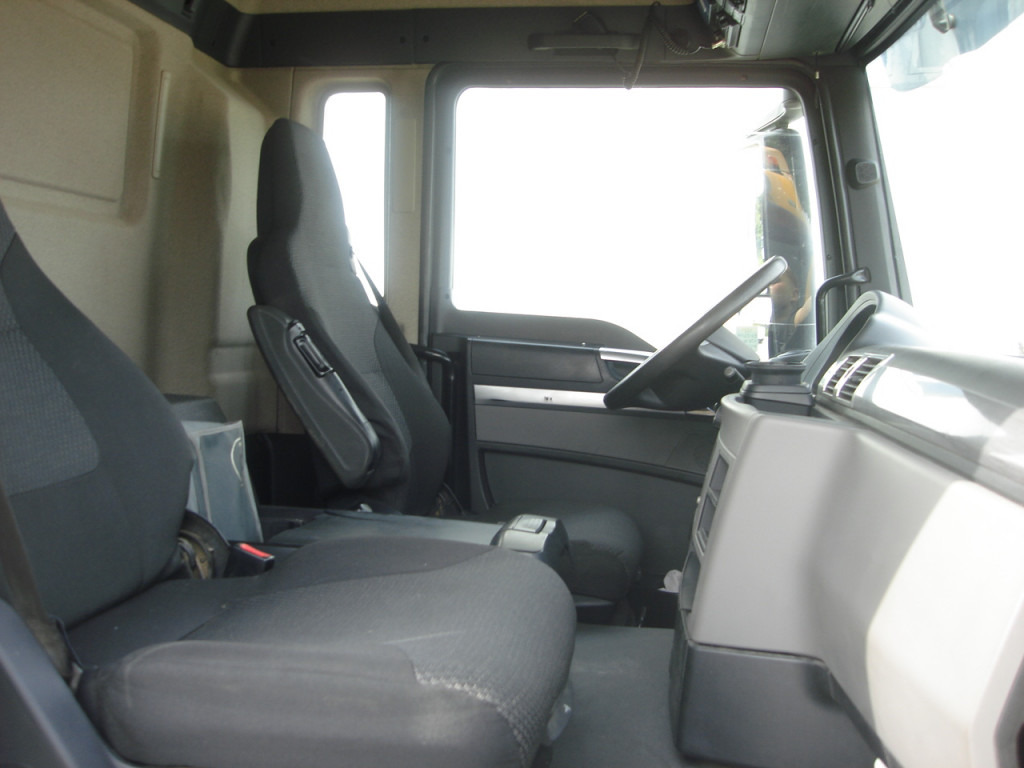 MAN TG-S 35.460 8x6 4 Achs Muldenkipper Meiller 18m³ - Dömper: 4 kép. MAN TG-S 35.460 8x6 4 Achs Muldenkipper Meiller 18m³ - Dömper: 4 kép.