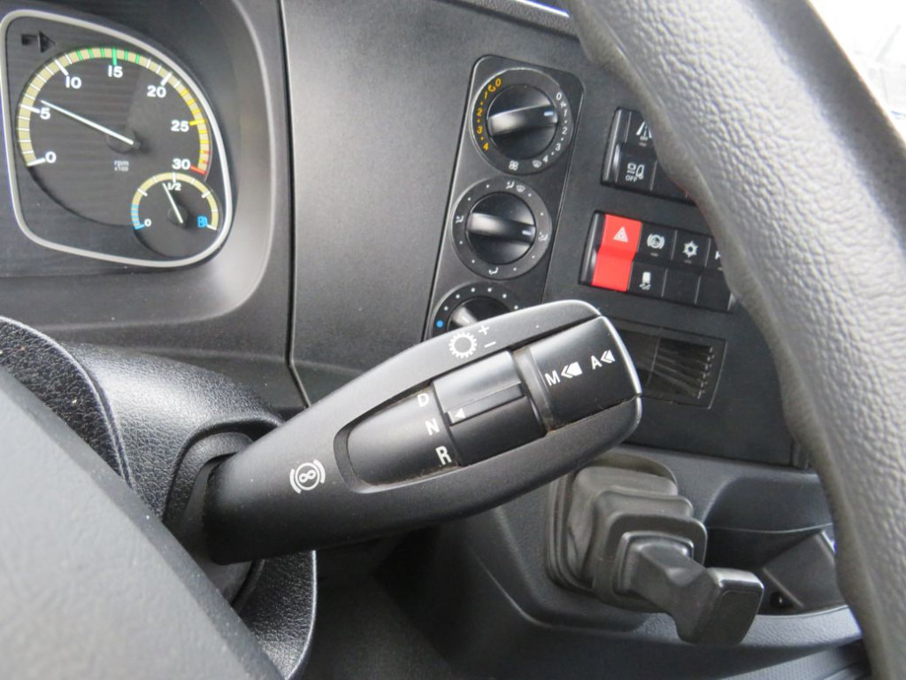 MERCEDES-BENZ Atego 1527 L Pritsche LBW - Ponyvás teherautó: 4 kép. MERCEDES-BENZ Atego 1527 L Pritsche LBW - Ponyvás teherautó: 4 kép.