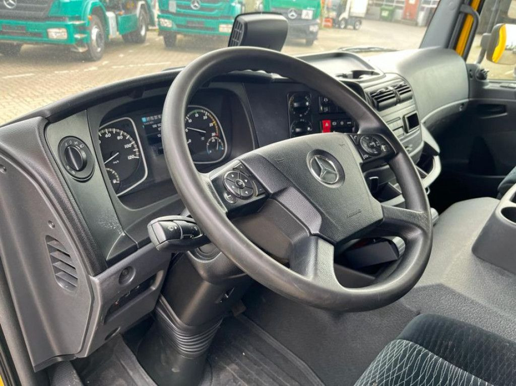 Mercedes-Benz Atego 1224 L Pritsche LBW LBW 1.5to - Ponyvás teherautó: 5 kép. Mercedes-Benz Atego 1224 L Pritsche LBW LBW 1.5to - Ponyvás teherautó: 5 kép.