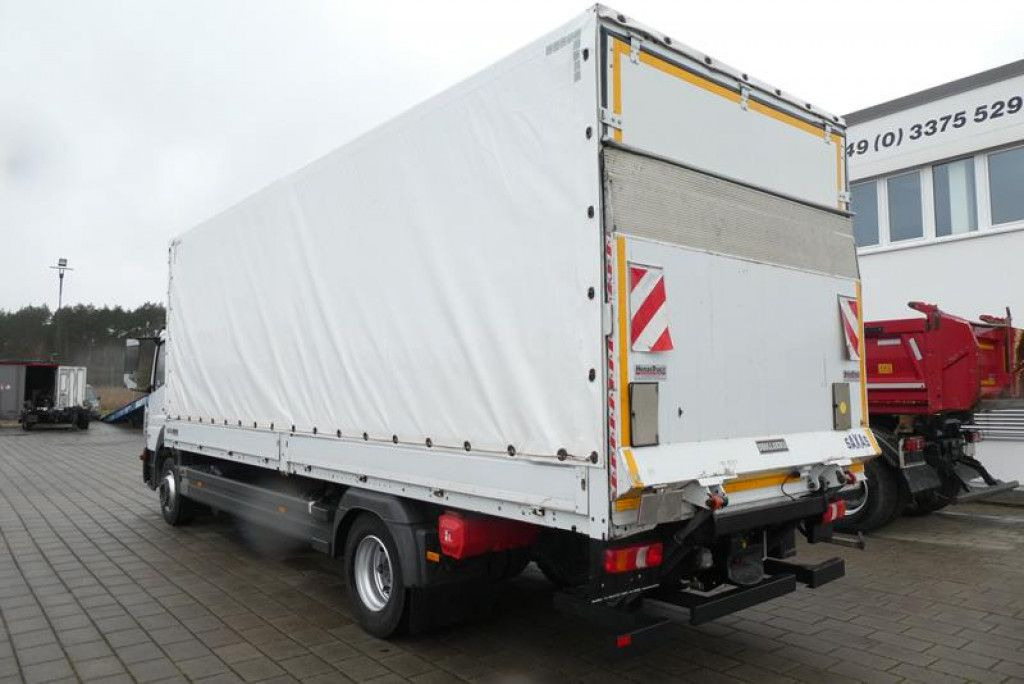 Mercedes-Benz Atego 1527 L Pritsche LBW - Ponyvás teherautó: 4 kép. Mercedes-Benz Atego 1527 L Pritsche LBW - Ponyvás teherautó: 4 kép.