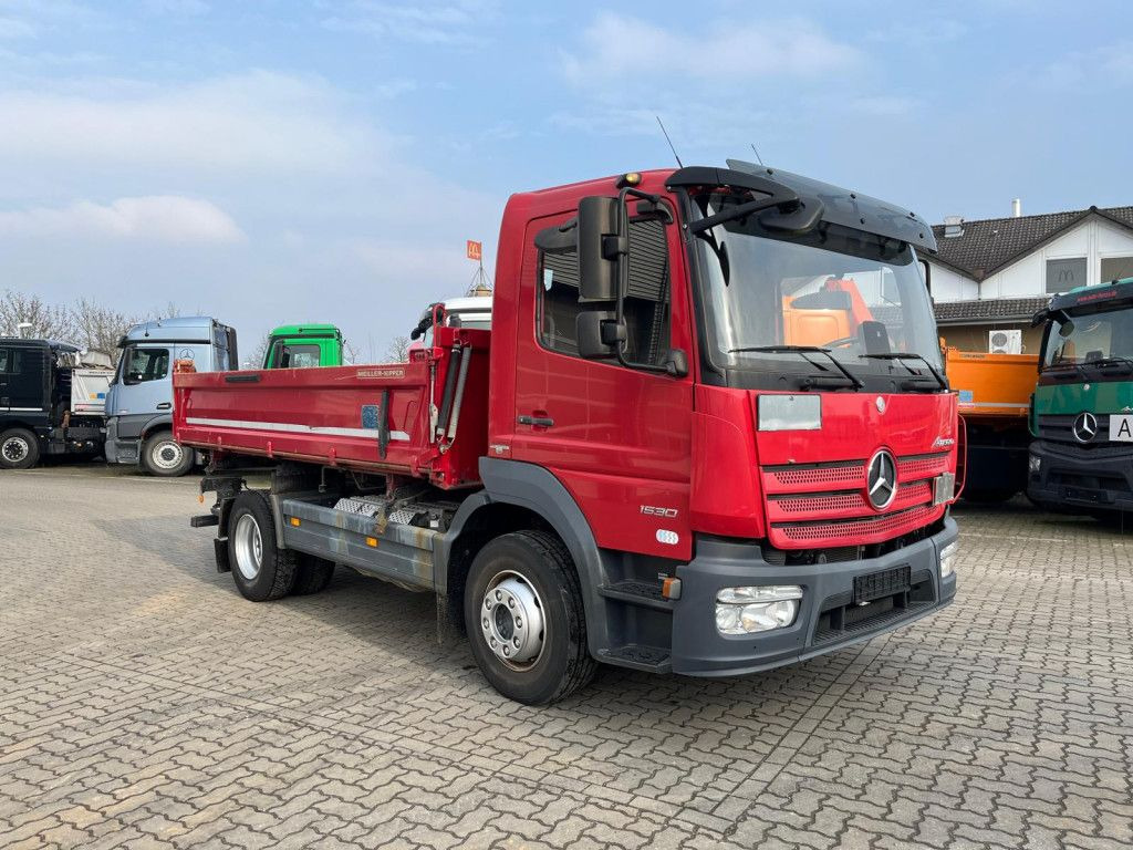Mercedes-Benz Atego 1530 K 2-Achs Kipper Meiller - Billenőplatós teherautó: 2 kép. Mercedes-Benz Atego 1530 K 2-Achs Kipper Meiller - Billenőplatós teherautó: 2 kép.