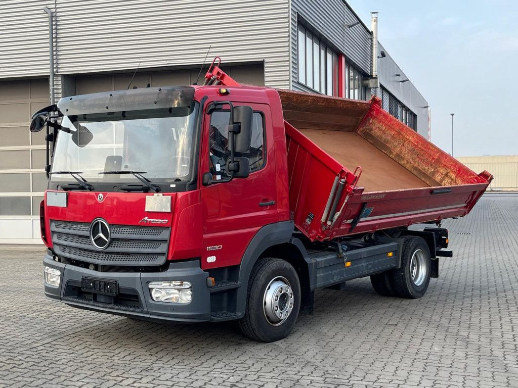 Mercedes-Benz Atego 1530 K 2-Achs Kipper Meiller - Billenőplatós teherautó: 1 kép. Mercedes-Benz Atego 1530 K 2-Achs Kipper Meiller - Billenőplatós teherautó: 1 kép.