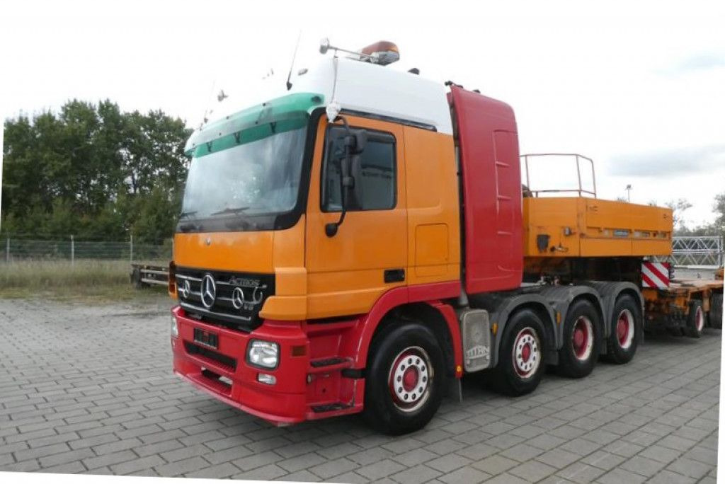 Mercedes-Benz Actros 4160 SLT 8x4/4 SZM TITAN -155to.-!! - Nyergesvontató: 2 kép. Mercedes-Benz Actros 4160 SLT 8x4/4 SZM TITAN -155to.-!! - Nyergesvontató: 2 kép.