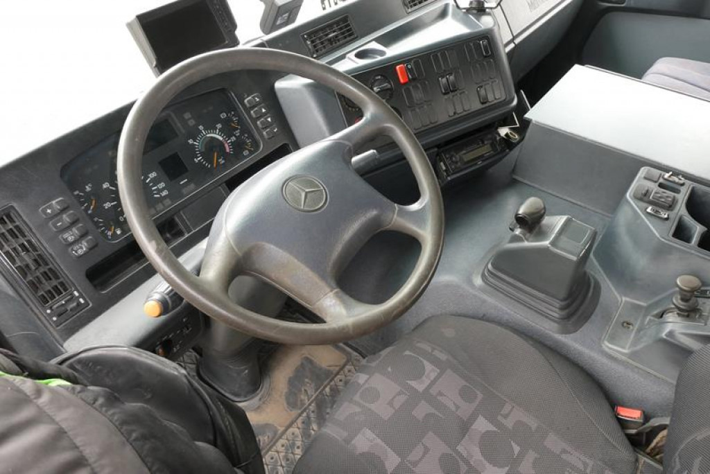 MERCEDES-BENZ Actros 3235 B 8x4 Betonmischer Stetter 9m³ -Deutsch - Teherautó: 5 kép. MERCEDES-BENZ Actros 3235 B 8x4 Betonmischer Stetter 9m³ -Deutsch - Teherautó: 5 kép.