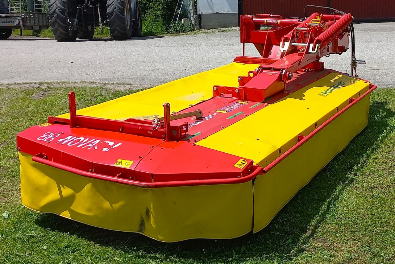 Pöttinger NOVA CAT 305 H - Fűkasza: 3 kép. Pöttinger NOVA CAT 305 H - Fűkasza: 3 kép.
