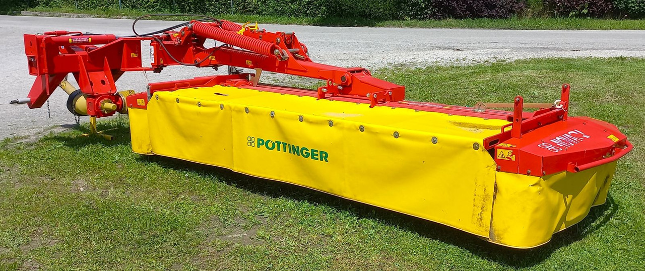 Pöttinger NOVA CAT 305 H - Fűkasza: 2 kép. Pöttinger NOVA CAT 305 H - Fűkasza: 2 kép.