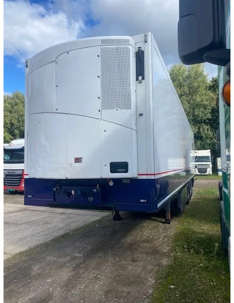 Krone koelvries met TK en onderschuifklep , aslift, - Félpótkocsi hűtős: 2 kép. Krone koelvries met TK en onderschuifklep , aslift, - Félpótkocsi hűtős: 2 kép.