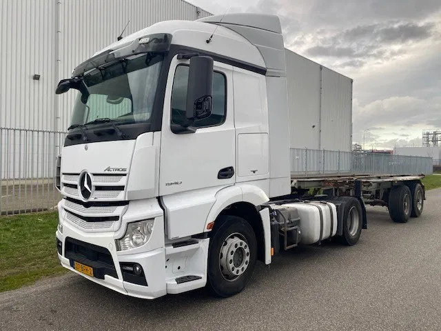 Mercedes-Benz Actros 1840 stream space cabine met spoilers zonneklep, apk gekeurd - Nyergesvontató: 1 kép. Mercedes-Benz Actros 1840 stream space cabine met spoilers zonneklep, apk gekeurd - Nyergesvontató: 1 kép.