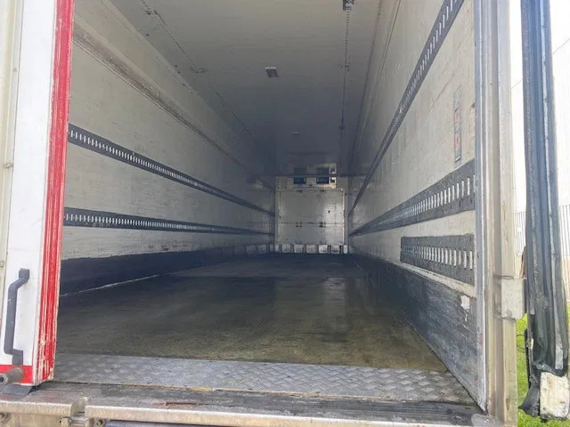 Van Eck koelvries 3 asser stuuras,met carrier vector koelmotor, apk gekeurd - Félpótkocsi hűtős: 4 kép. Van Eck koelvries 3 asser stuuras,met carrier vector koelmotor, apk gekeurd - Félpótkocsi hűtős: 4 kép.