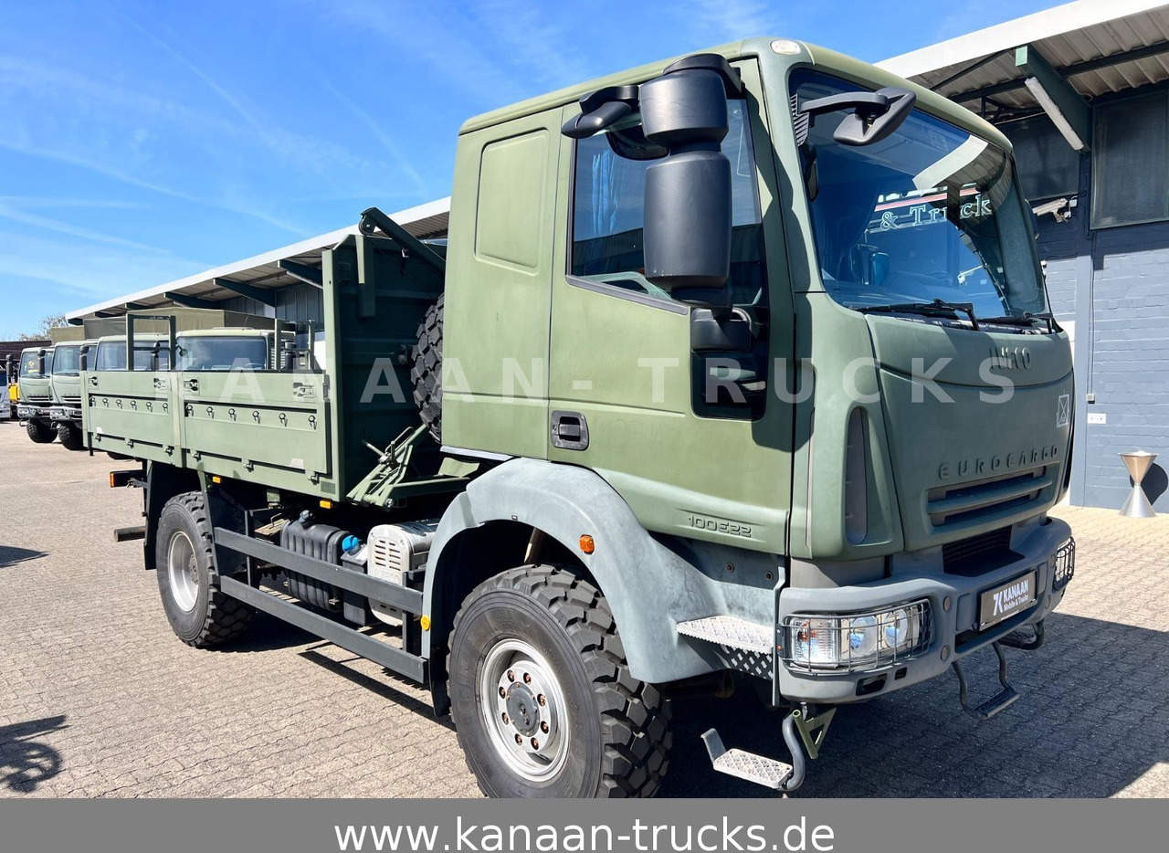 Iveco ML100E22WM-BW 4x4 Camper Exped 19 TKm - Platós teherautó: 2 kép. Iveco ML100E22WM-BW 4x4 Camper Exped 19 TKm - Platós teherautó: 2 kép.