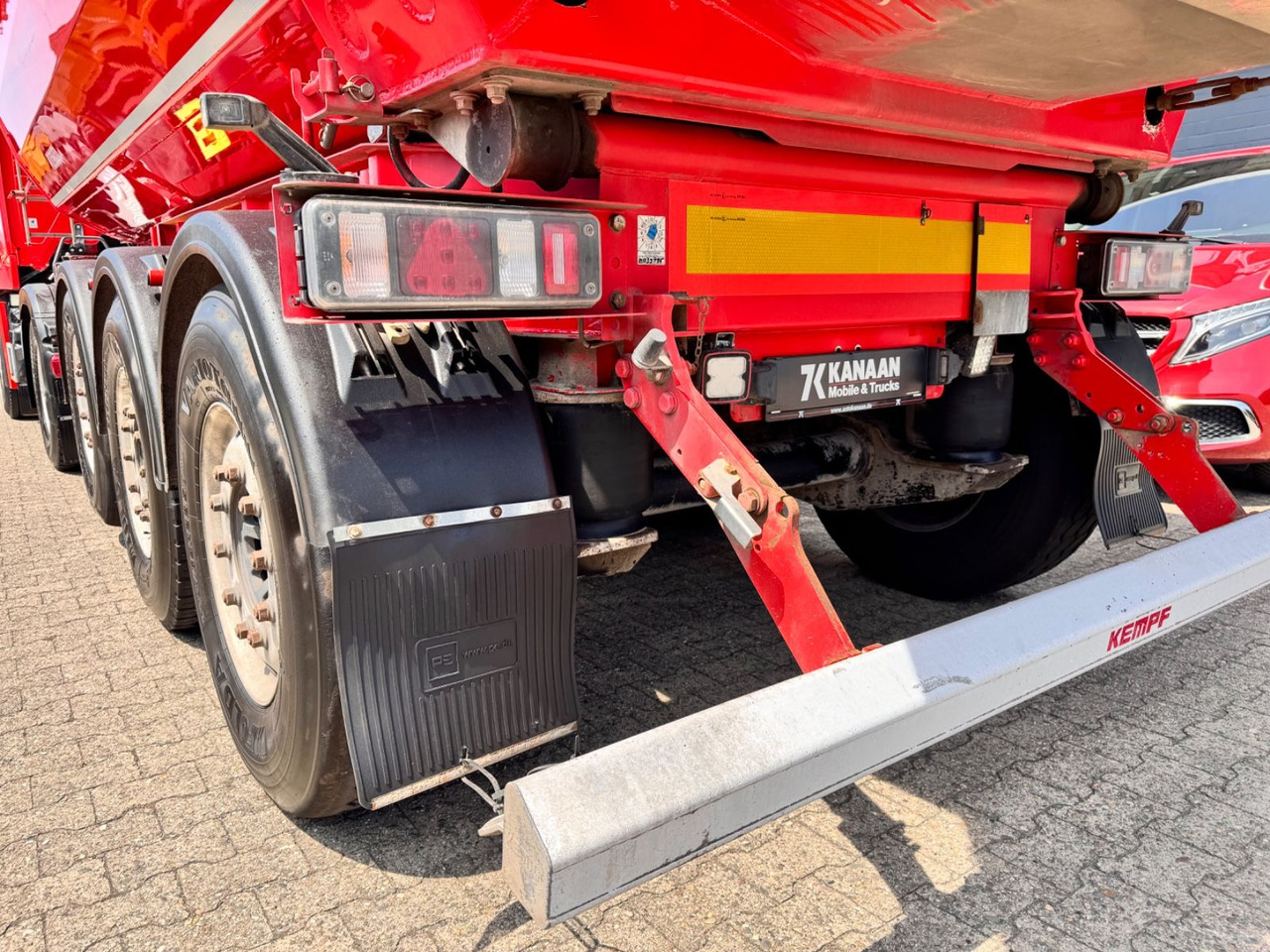 Kempf SKM 35/3 Alu Mulde ca.28m³ el. Verdeck 5.020Kg - Félpótkocsi billenőplatós: 5 kép. Kempf SKM 35/3 Alu Mulde ca.28m³ el. Verdeck 5.020Kg - Félpótkocsi billenőplatós: 5 kép.