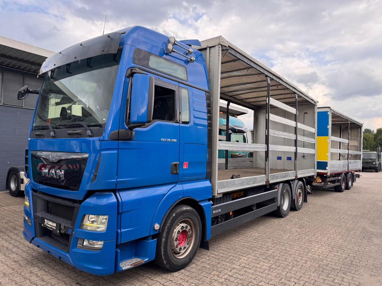 MAN 26.500 TGX+Anh LBW Euro6 Lift/Lenkachse - Ponyvás teherautó: 5 kép. MAN 26.500 TGX+Anh LBW Euro6 Lift/Lenkachse - Ponyvás teherautó: 5 kép.