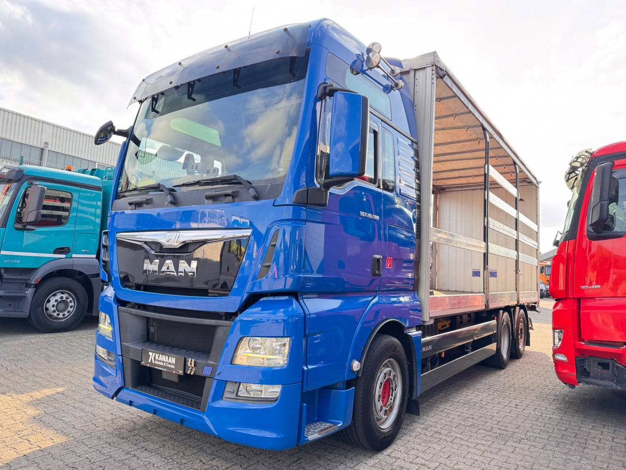 MAN 26.500 TGX+Anh LBW Euro6 Lift/Lenkachse - Ponyvás teherautó: 2 kép. MAN 26.500 TGX+Anh LBW Euro6 Lift/Lenkachse - Ponyvás teherautó: 2 kép.