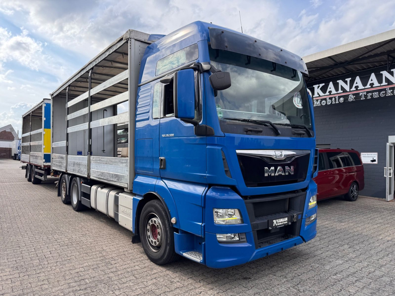 MAN 26.500 TGX+Anh LBW Euro6 Lift/Lenkachse - Ponyvás teherautó: 3 kép. MAN 26.500 TGX+Anh LBW Euro6 Lift/Lenkachse - Ponyvás teherautó: 3 kép.