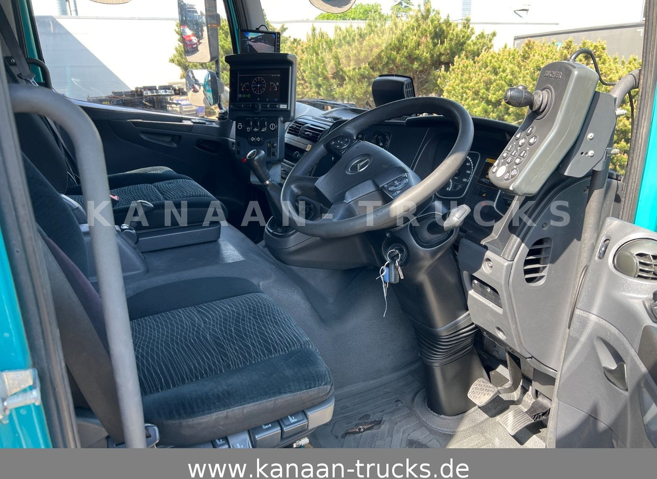 Utcaseprő gép Mercedes-Benz 1324 Atego Johnston  VS651   154TKM  Euro6c: 13 kép.