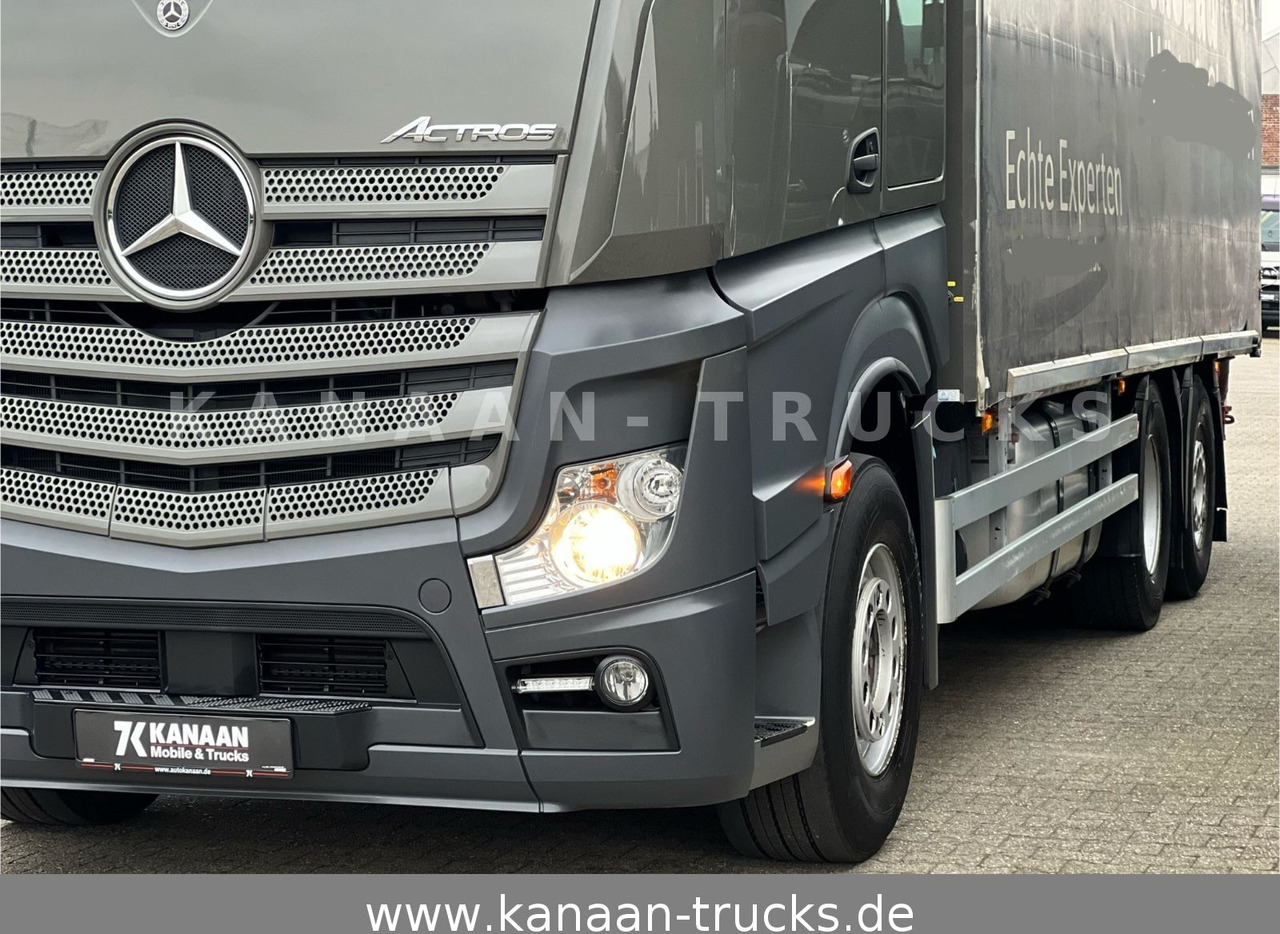 Mercedes-Benz 2548 Actros 6x2 Pritsche Moffet Mitnahme stapler - Ponyvás teherautó: 4 kép. Mercedes-Benz 2548 Actros 6x2 Pritsche Moffet Mitnahme stapler - Ponyvás teherautó: 4 kép.
